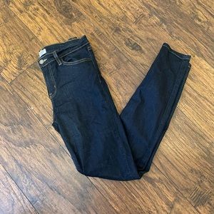 Judy Blue Jeans - Dark wash; Skinny